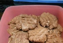 Peanut Butter + Dark Chocolate Gluten Free Cookies by Tantri Agustini