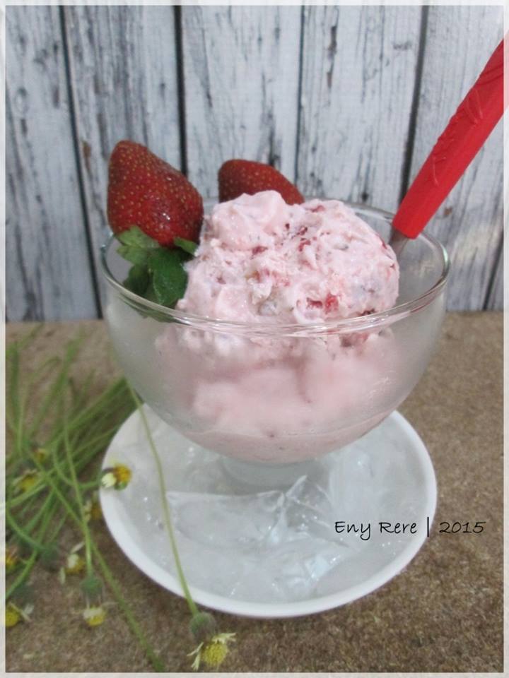 Strawberry Ice Cream by Eny Rere
