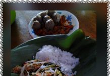Urap Kangkung dan Toge by Dewi's Kitchen