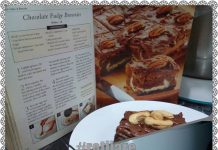 Chocolate Fudge Brownies by Niniet Firdausy