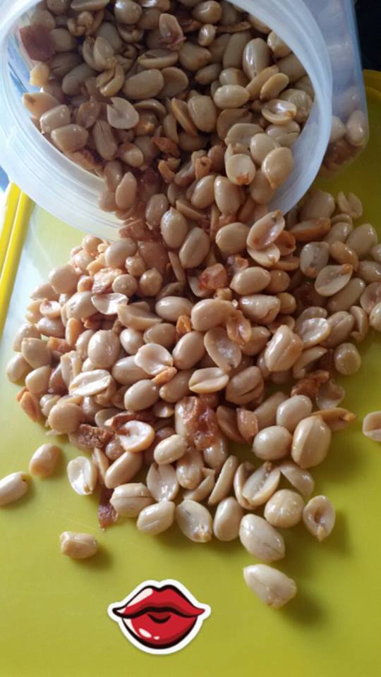 Kacang Bawang Gurih dan Renyah by Maria Liu