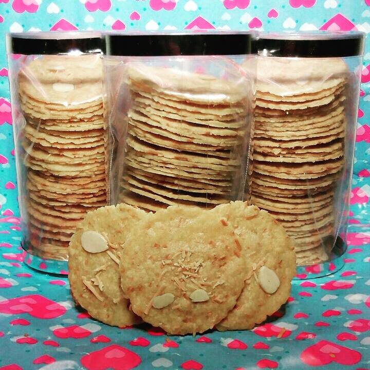 Almond Cookies by Petrisia Sabattani