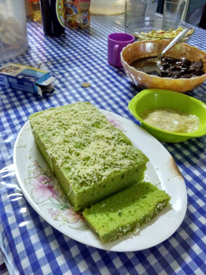 Brownies Pandan Kukus by Rhie Auzriel Nashwa