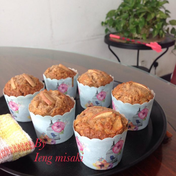 Apple Muffin by Ieng Misaki