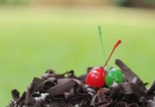 Black Forest Roll Cake recipe by Vika Butarbutar
