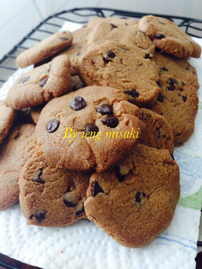 ChocoChips Cookies by Ieng Misaki