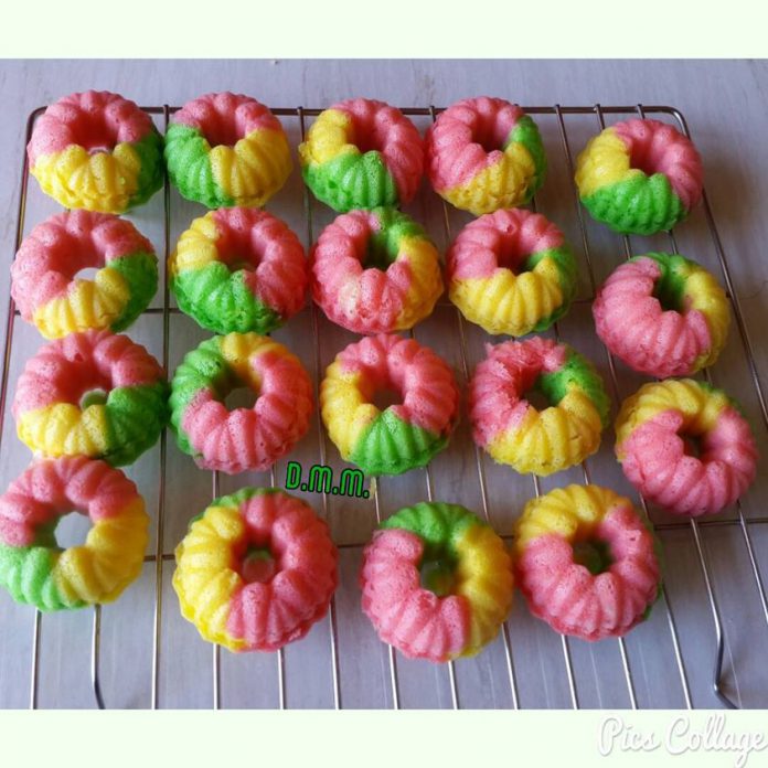Rainbow Cake kukus by Dewi Mustika