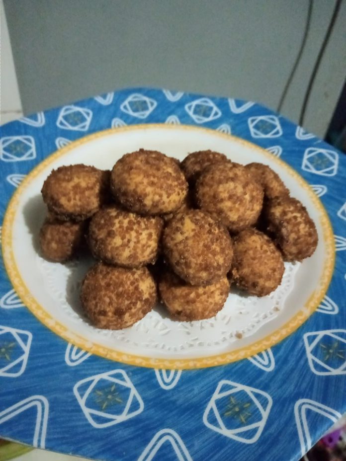 Palm Cheese Coconut Cookies by Noerhayati Arrasyid