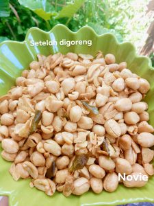 Resep kacang bawang yang pakai kacang kupas by Novie Kurnia Wardani - kreasi camilan, olahan kacang, resep camilan, tips mengolah kacang