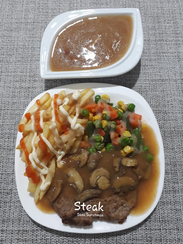 Steak Saus Gravy by Wahyu Nursanti Suratman