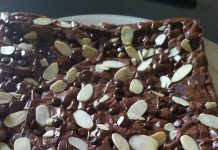 Shiny Fudge Brownies by Vieka Husna