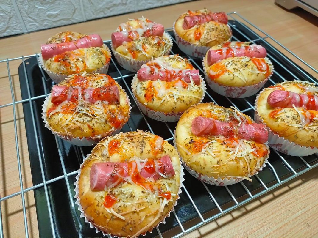 cara membuat roti sosis by Hery Kurniati cara membuat roti sosis by Hery Kurniati